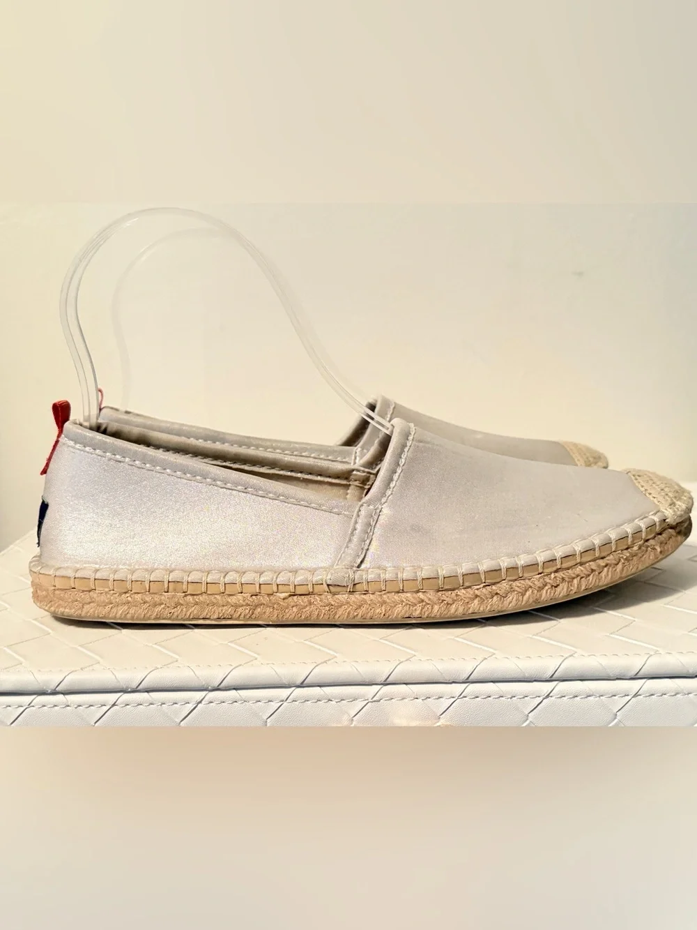 Sea Star Beachwear Beachcomber Espadrille Shimmer Champagne Water Shoes 8 w/box